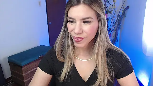 Snapshot of ms_sofia_x chatting on 12-19-25, 04:53 ms sofia x online show from 12-19-25, 04:53