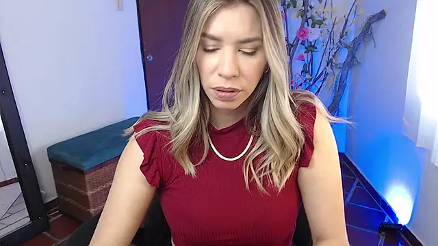 Snapshot of ms_sofia_x chatting on 10-17-25, 03:47 ms sofia x online show from 10-17-25, 03:47