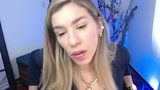 Snapshot of ms_sofia_x chatting on 10-27-25, 05:25 ms sofia x online show from 10-27-25, 05:25