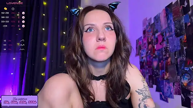 HotaruTomo online show from 10-31-25, 10:27