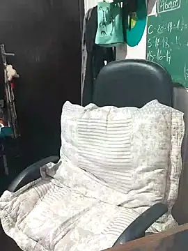 ElfGrey online show from 12-28-24, 02:22