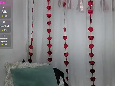 ninaa fox online show from 09-26-25, 04:36