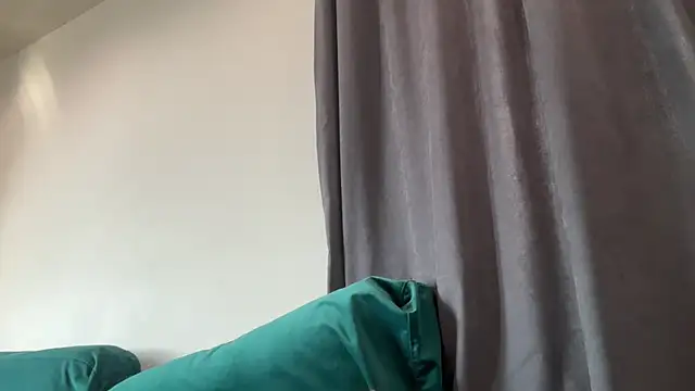 Iris cherry online show from 03-12-26, 06:50