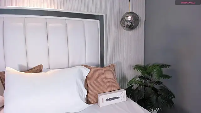 naughty flower18 online show from 01-13-26, 10:35