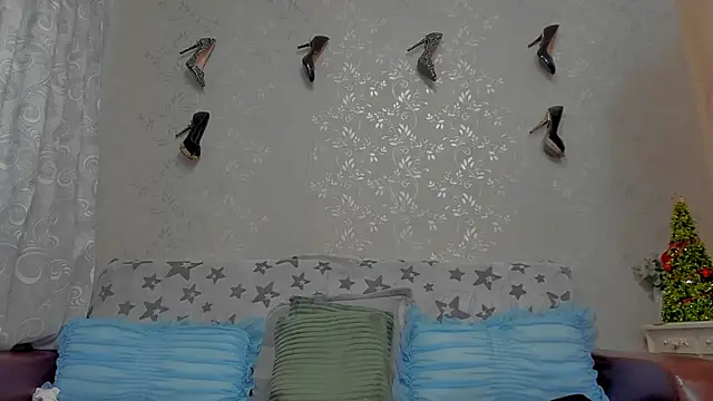 emilianna666 online show from 12-21-24, 11:55