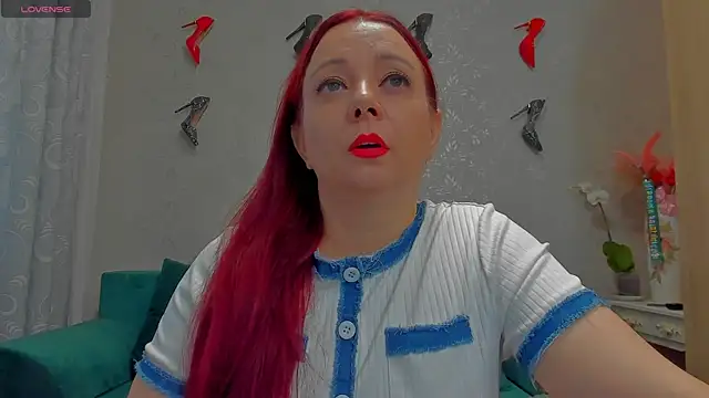 emilianna666 online show from 11-06-25, 11:47