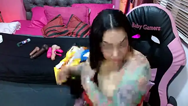 JEENEVIEVE online show from 06-21-26, 06:57