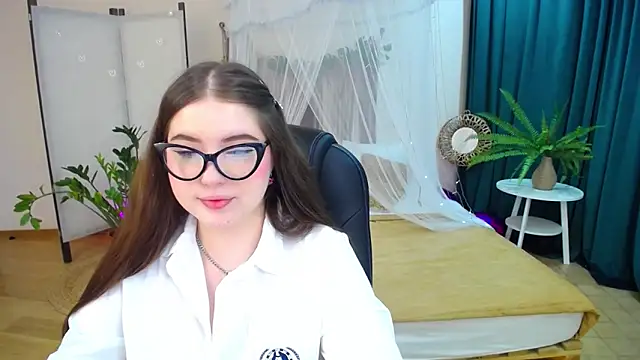 NicoleFoxery online show from 03-07-25, 06:22