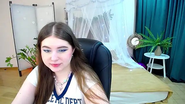 NicoleFoxery online show from 03-10-25, 06:23