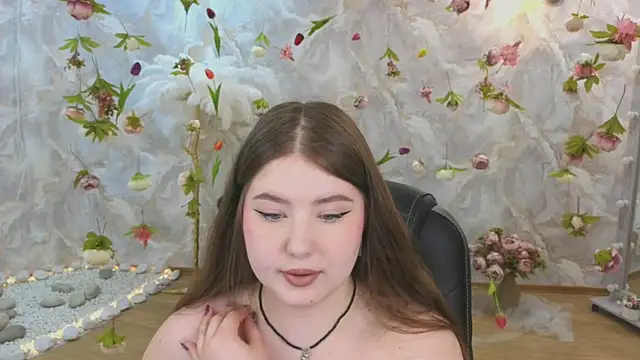 NicoleFoxery online show from 06-19-26, 06:47