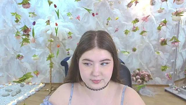 NicoleFoxery online show from 05-17-26, 06:19