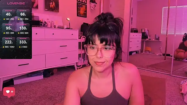 Evie-Luna online show from 09-10-25, 01:59