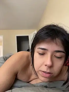 Evie-Luna online show from 04-26-26, 06:05