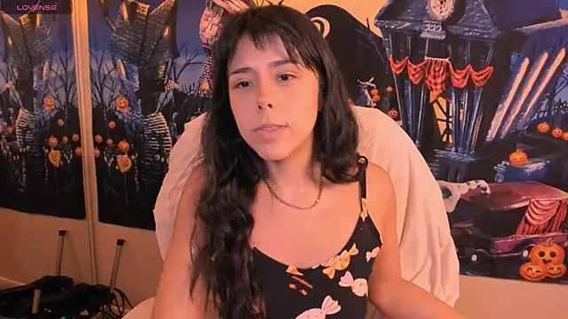 Evie-Luna online show from 10-26-25, 02:45