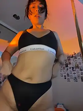 Evie-Luna online show from 11-24-25, 12:21