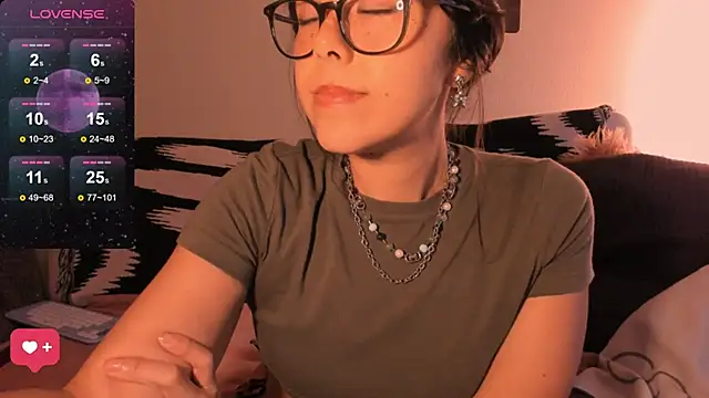 Evie-Luna online show from 10-05-25, 12:45