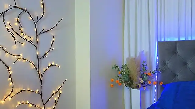 Ariana Petite online show from 03-19-26, 12:32