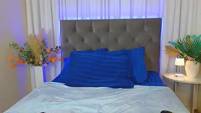 Ariana Petite online show from 03-16-26, 12:51