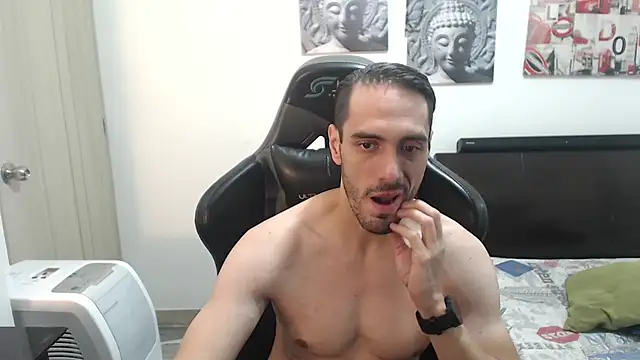 Snapshot of samuelgarcia_ chatting on 12-08-24, 10:19 samuelgarcia online show from 12-08-24, 10:19