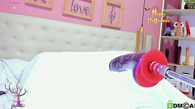 leylla  online show from 10-24-25, 09:03