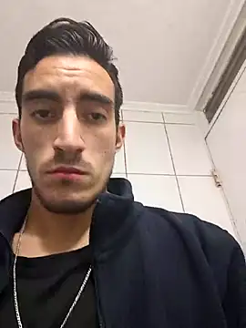 Snapshot of TommyMomentum chatting on 09-26-25, 06:09 TommyMomentum online show from 09-26-25, 06:09