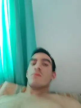 Snapshot of TommyMomentum chatting on 12-17-25, 07:52 TommyMomentum online show from 12-17-25, 07:52