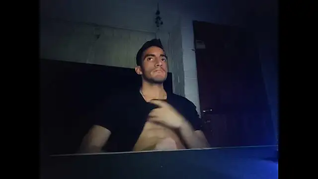 Snapshot of TommyMomentum chatting on 11-25-25, 06:58 TommyMomentum online show from 11-25-25, 06:58