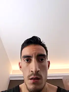 Snapshot of TommyMomentum chatting on 11-26-25, 02:22 TommyMomentum online show from 11-26-25, 02:22