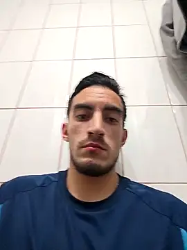 Snapshot of TommyMomentum chatting on 09-19-25, 05:22 TommyMomentum online show from 09-19-25, 05:22