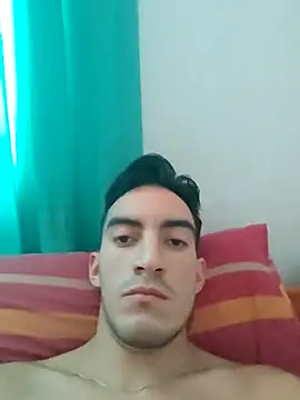 Snapshot of TommyMomentum chatting on 03-05-26, 02:13 TommyMomentum online show from 03-05-26, 02:13