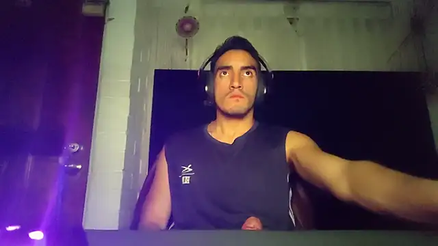 Snapshot of TommyMomentum chatting on 01-15-26, 07:45 TommyMomentum online show from 01-15-26, 07:45