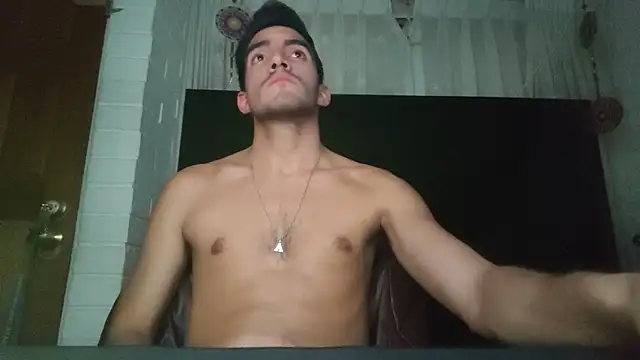 Snapshot of TommyMomentum chatting on 02-03-26, 06:51 TommyMomentum online show from 02-03-26, 06:51