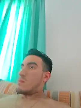 Snapshot of TommyMomentum chatting on 01-14-26, 07:39 TommyMomentum online show from 01-14-26, 07:39