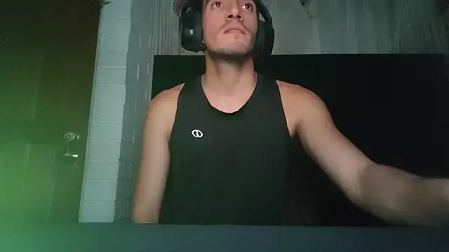 Snapshot of TommyMomentum chatting on 02-03-26, 04:32 TommyMomentum online show from 02-03-26, 04:32