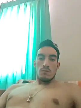 Snapshot of TommyMomentum chatting on 12-01-25, 02:40 TommyMomentum online show from 12-01-25, 02:40