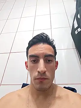 Snapshot of TommyMomentum chatting on 10-21-25, 04:12 TommyMomentum online show from 10-21-25, 04:12