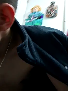 Snapshot of TommyMomentum chatting on 10-12-25, 05:20 TommyMomentum online show from 10-12-25, 05:20