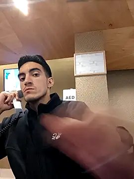 Snapshot of TommyMomentum chatting on 03-07-26, 03:57 TommyMomentum online show from 03-07-26, 03:57