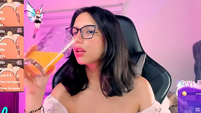 Snapshot of Luniverse chatting on 01-12-25, 11:36 Luniverse online show from 01-12-25, 11:36