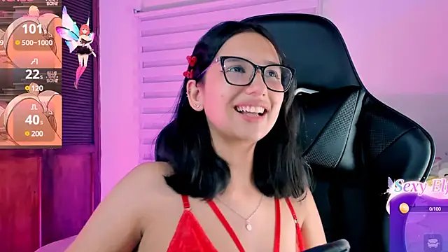 Snapshot of Luniverse chatting on 12-19-24, 11:57 Luniverse online show from 12-19-24, 11:57