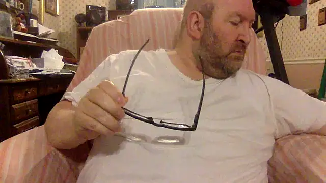 Drwhocares online show from 04-15-26, 07:40