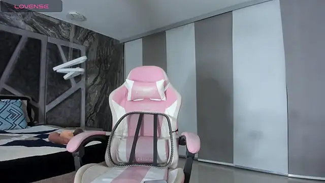 angelinafit online show from 04-14-26, 11:43