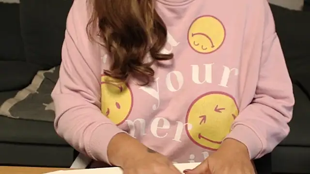 KimMitchelli online show from 10-06-25, 09:21