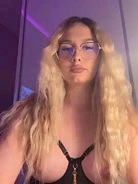 mollyxxx online show from 05-18-26, 11:42