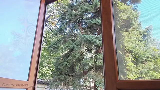 Snapshot of Miss_Ariana_ chatting on 09-14-25, 07:20 Miss Ariana  online show from 09-14-25, 07:20