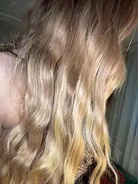 RockQueen A online show from 12-20-25, 05:54