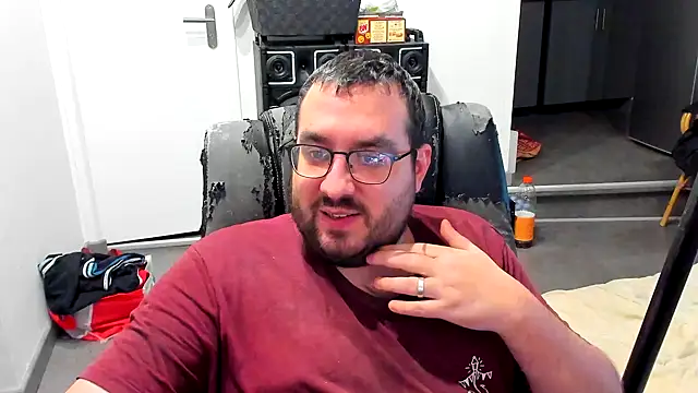 Snapshot of bears549a chatting on 12-30-24, 12:22 bears549a online show from 12-30-24, 12:22