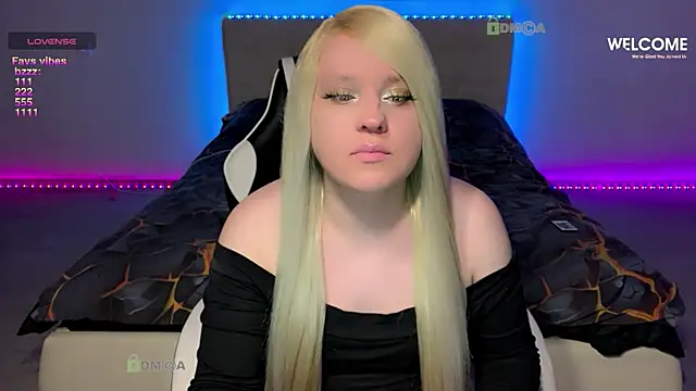 Snapshot of camsmiley chatting on 01-17-26, 08:34 camsmiley online show from 01-17-26, 08:34