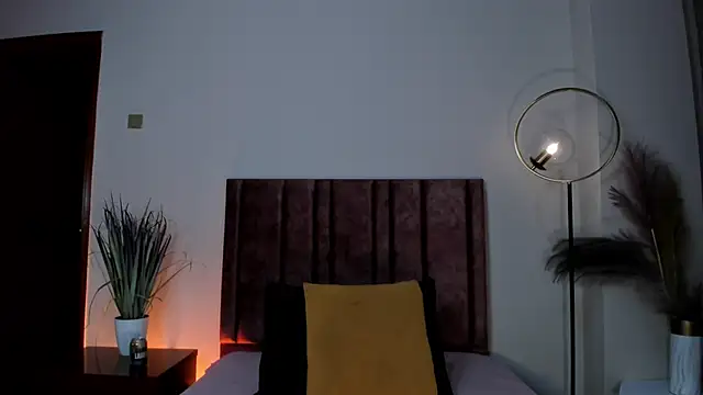 Snapshot of JupiteFox chatting on 05-07-26, 11:52 JupiteFox online show from 05-07-26, 11:52