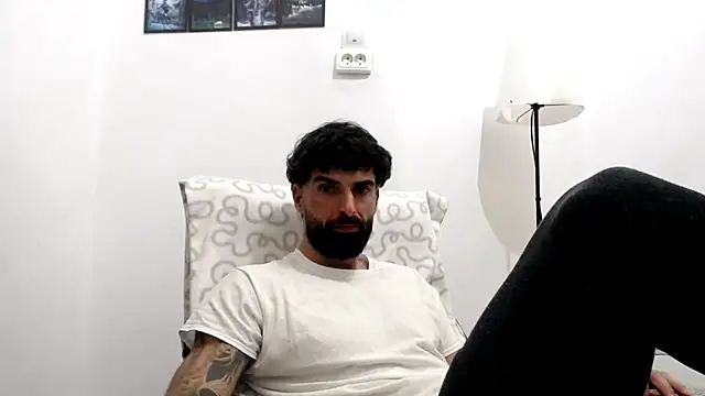 Snapshot of Verycutex chatting on 02-26-26, 07:14 Verycutex online show from 02-26-26, 07:14